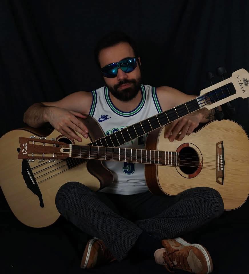 François Viala — Artisan luthier basse & guitare