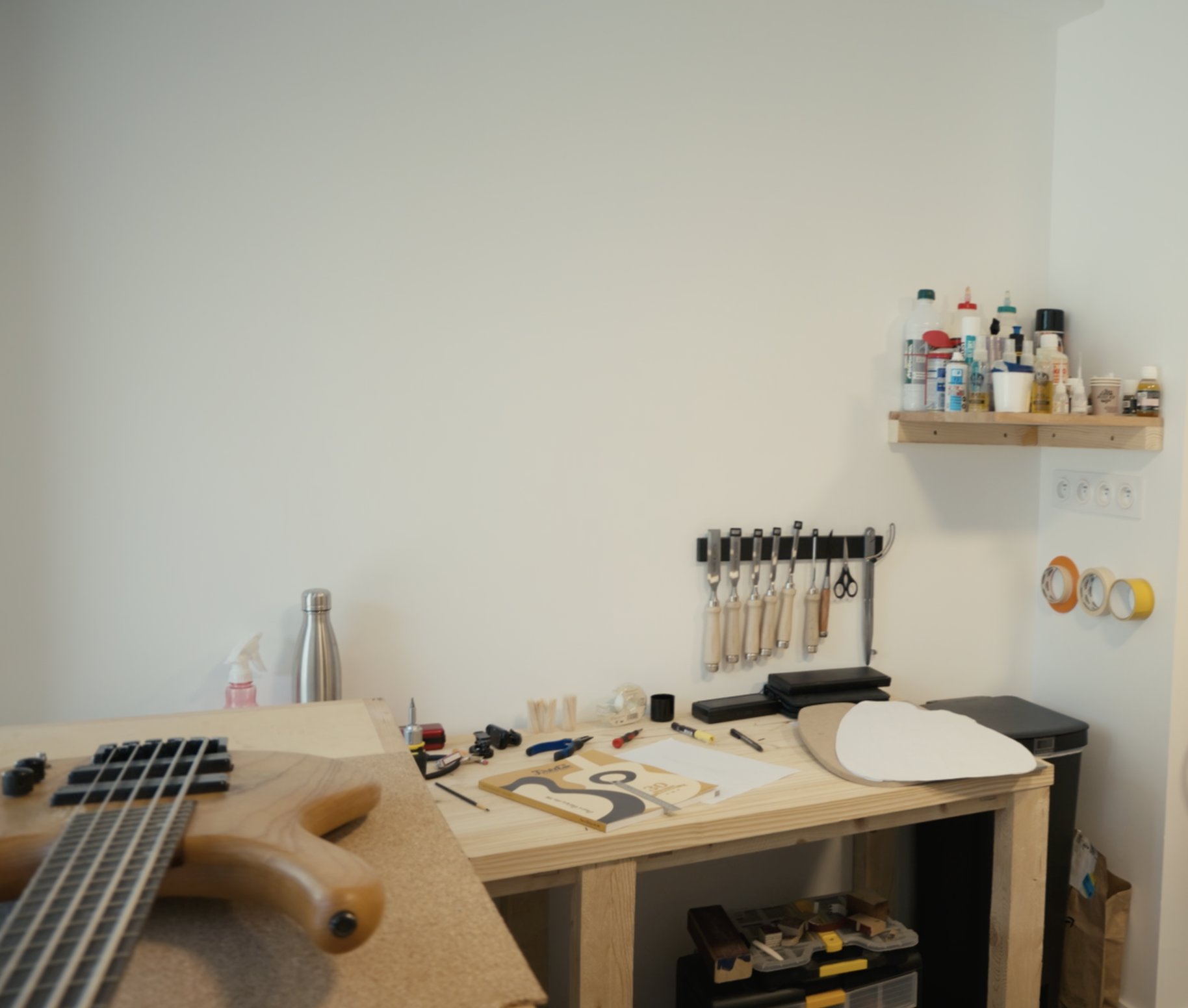 Établi et outillage de lutherie